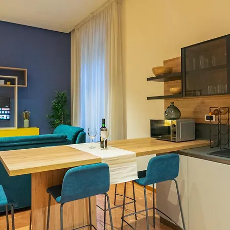 Marble House 7 Apartment